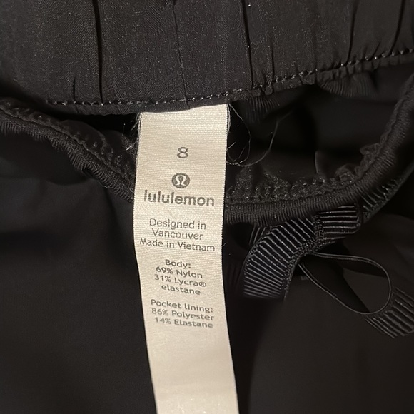 Lululemon black dance pants capri length size 8 - Picture 3 of 11